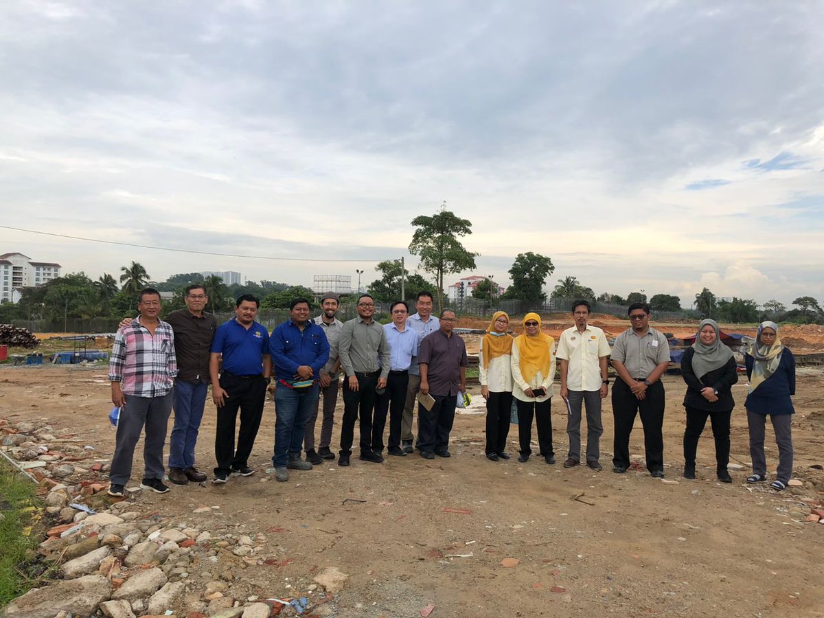 uprkscke's tweet photo. Mesyuarat Penyerahan Projek Cure &amp; Care Rehabilitation Centre (CCRC) TAMPOI, Johor kepada Wakil Pegawai Penguasa (Elektrik) utk Penyeliaan di tapak bertempat di Pejabat Tapak, CCRC Tampoi
@JKRElektrik @JKREJohor https://t.co/78tbXQOshQ