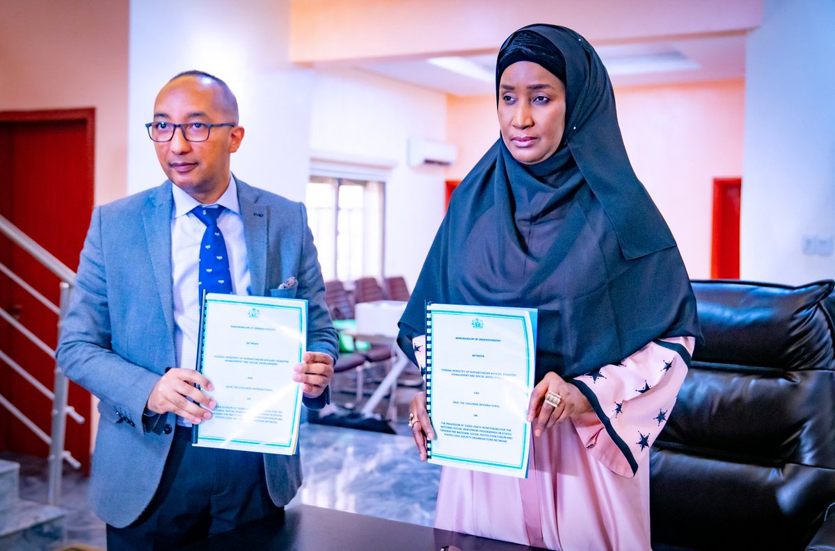 fmha_pa's tweet photo. MINISTRY OF HUMANITARIAN AFFAIRS  SIGNS UP SAVE THE CHILDREN INTERNATIONAL TO MONITOR NSIP

@FMHDSD has signed a one-year partnership with an International Non-Governmental Organization, Save the Children International, to monitor the federal government’s National Social https://t.co/6LnpyCgia2