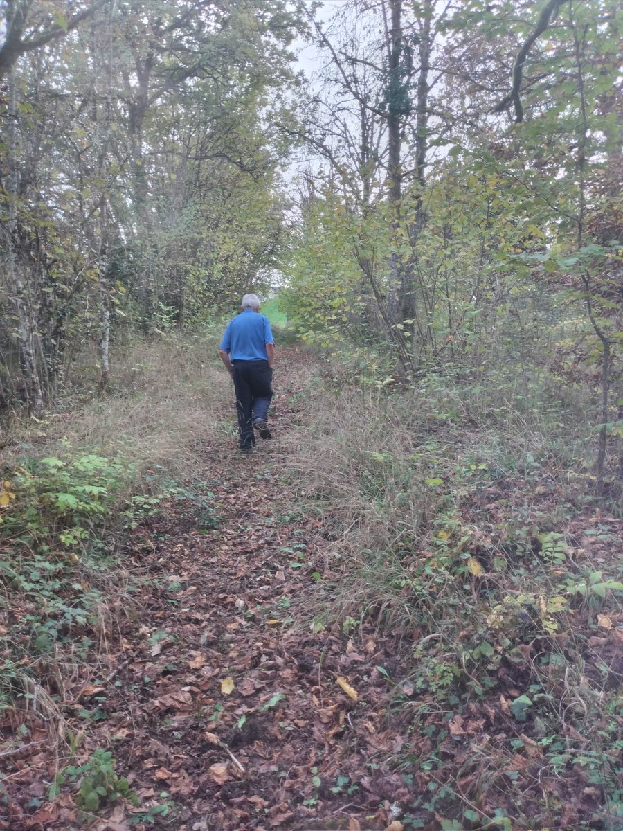 IntactProgetto's tweet image. On October 29, 2022, prof. Lahsen Khabar (@um5rabat), during his secondment at @INRAE_France, visited the truffle fields in Franche-Comté near Burgundy.  Accompanied by Gérard Chevalier, he visited the truffle farm considered the first in the world (created in 1976).