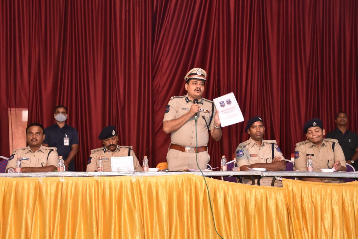 MalkajgiriCop's tweet photo. #Foolproof #security arrangements are made for fair and free polling in #Munugode Assembly constituency by-election: CP #Mahesh_Bhagwat_IPS.
#Addl_CP G Sudheer Babu IPS, @DcpBhongir, DCP #RoadSafety, #Addl_DCP CAR and other officers of #Rachakonda were also present. https://t.co/a7Xba7oyQj