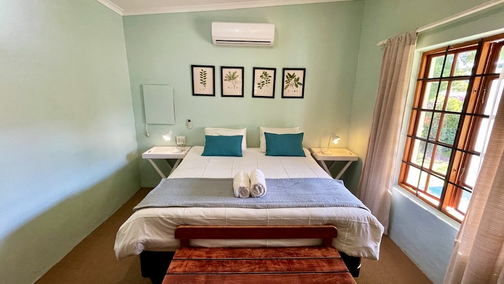 The Blue Cow Barn in #Barrydale is a quant getaway spot. The farm is situated 1 km from the town centre, offering easy access to the necessities. Come and live on the farm for a day, or even a week, as this is the ideal place to relax and unwind. bit.ly/BlueCowTG