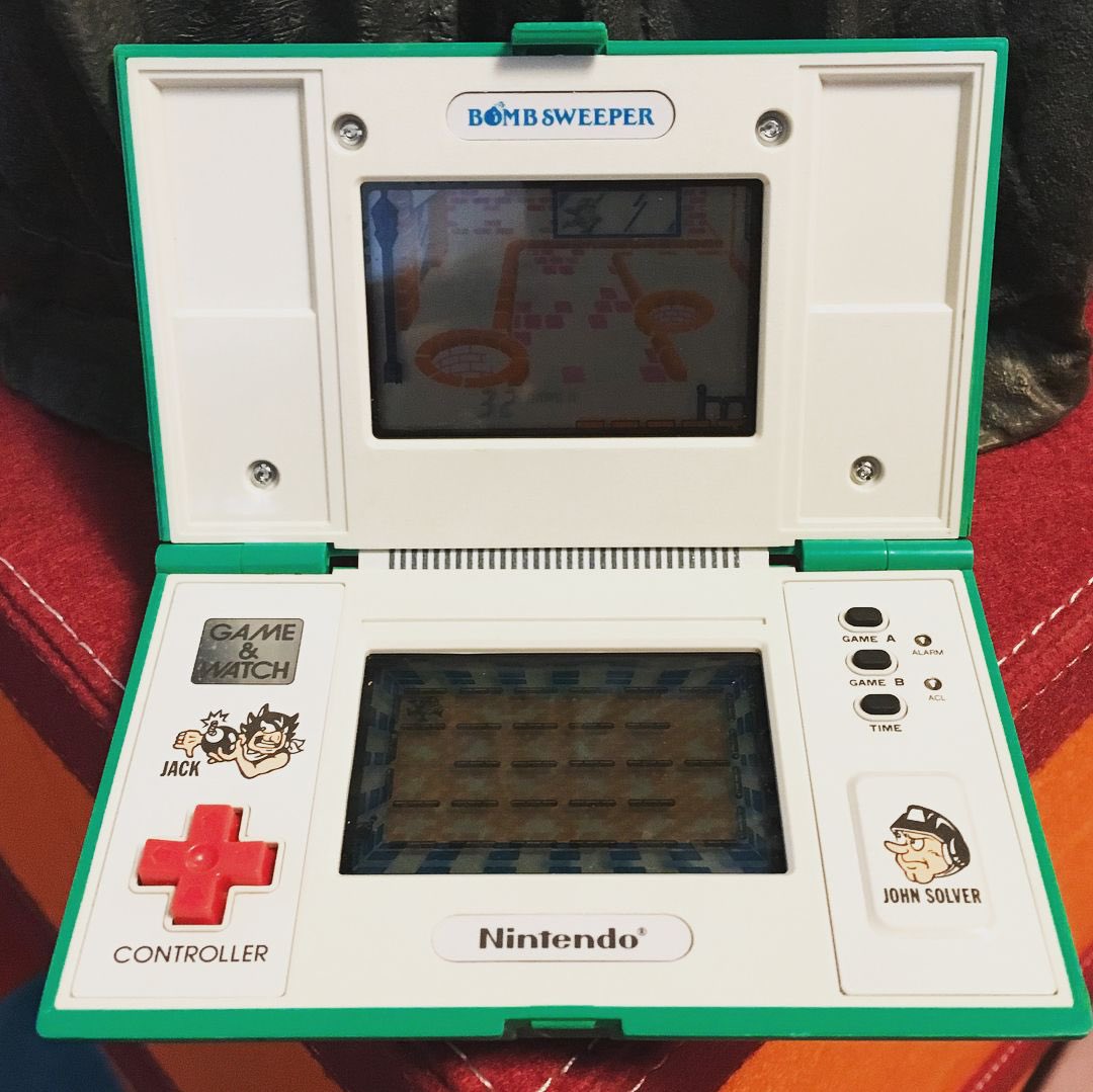 UnboxingHands's tweet photo. B💣MB  SWEEPER - Game &amp; Watch - Nintendo - Handheld Multi Screen Game - 1987
💪😀👍
#retrogaming #retrogames #retrogamer #arcade #gamer #gaming #nintendo #gameandwatch #collectibles #gameroom #nerd #bombsweeper #8bit #consolegaming #pcgaming #videogames https://t.co/HjxeytZx8i
