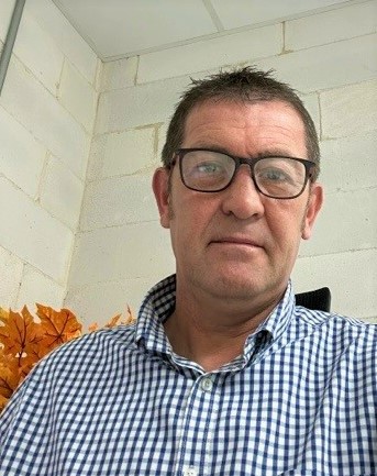 PPE_Int's tweet photo. We're talking sharks, skiing and the Stones in a quick chat with our new Plant Manager, Ian Botham.

https://t.co/wSd2x8Ouqv https://t.co/snhiKunXcm