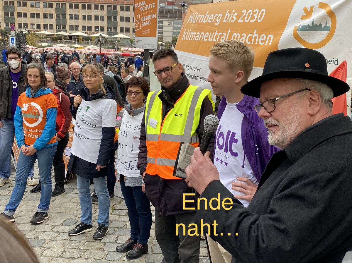 klimaentscheidN's tweet photo. #Nürnbergklimaneutral2030 ist e großen Schritt weiter! 🏃Wir haben genug!🔸Wir geben ab.
Wann? Am 🔸7.11.22., 13:30h 
Wo: Innenstadt (folgt)
🤩 @klimaentscheide 
🟨@_GermanZero,  
♻️🐻‍❄️, #energyplatform #bürgerbegehren @nuernberg_de #nuernberg_de #nuremberg cc:@marcuskoenignbg https://t.co/3jGDNDNxiZ