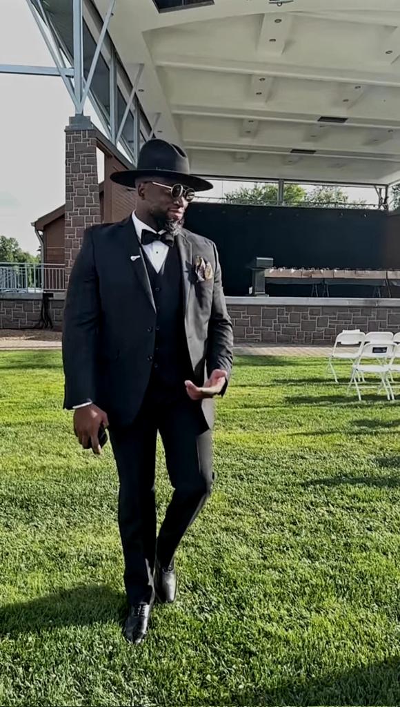 innerssllc's tweet photo. @innerssllc CEO, former @FVSUFootball and @SCSUFB DB @MaloneySpartans alum Jaquoi Belin was honored by @JuneArcher for #100menofcolor thank you Mr. Archer for this distinguished honor. @menswearhouse Perseverance.Respect.Integrity.Commitment.Enthusiasm https://t.co/MOUIk40KKK