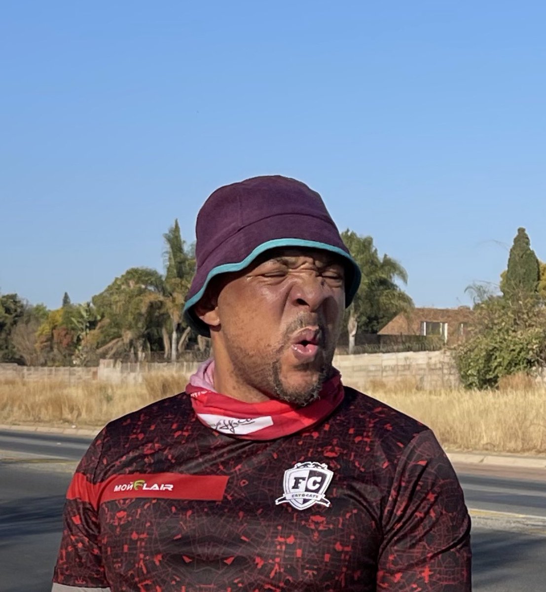NtateMax1's tweet photo. @Malopethuso @Pam_Makhaye @nkosanap @MojaLoveTv Ouch 😂😂😂😂😂😂😂 https://t.co/sCF6CvepgU