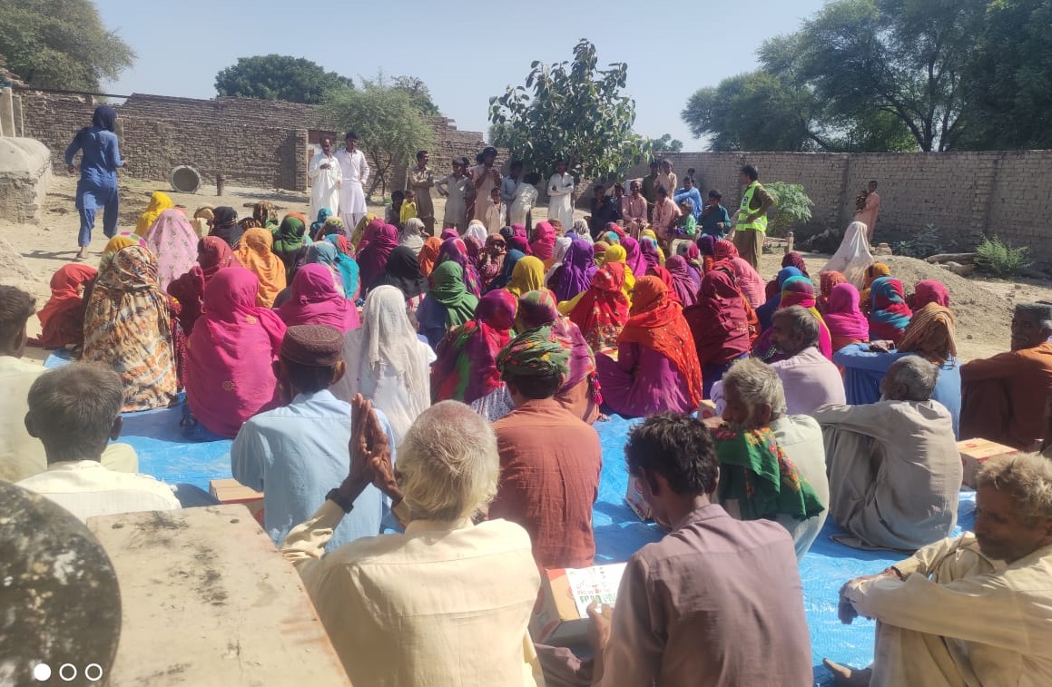 alkhidmatsindh's tweet photo. الخدمت فاؤنڈیشن کے تحت پاکستان ایسوسی ایشن دبئی کے تعاون سےمٹیاری کے نواحی گاؤں یارمحمد کھوسہ کے سیلاب متاثرین کو کھانےپینے کی مختلف اشیاء اورکپڑے فراہم کئے گئے۔
الخدمت فاؤنڈیشن کے”تعمیر وطن  پروگرام“ میں آپ بھی اپنا کردار اداکریں۔

#AlkhidmatFloodRelief #tameereWatan #help #need https://t.co/EZm8CF4WD2