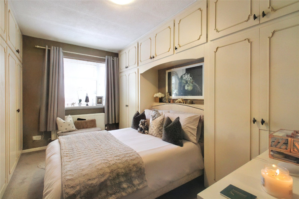 🏡 FOR SALE - A well presented 2 double bedroom detached bungalow on #NoversHill

✔️ Fitted kitchen
✔️ Large reception room
✔️ Utility room
✔️ Modern bathroom 
✔️ Large loft space
✔️ Large terraced front garden
✔️ Separate garage
✔️ £285,000

See more ➡️ cjhole.co.uk/property/for-s…