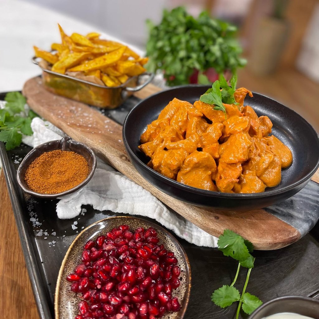 My classic simple Butter Chicken and Indian Chips- the 30 minute game changer and one of our most popular dishes - tune in at 12 noon today @itv <a href="/thismorning/">This Morning</a> or get down to Mowgli and we will sort you out 💪🏾