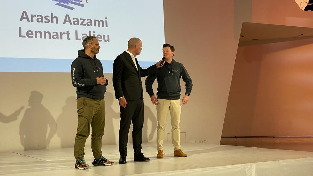 np_res's tweet photo. #rescongres @arashaaz en @lennartlalieu hebben de afgelopen 48 uur gewerkt aan de @hackathonenergy. Vandaag horen we meer resultaten. https://t.co/VEAt1YVbXB #energiesysteem #energietransitie https://t.co/HjejQL2Qfg