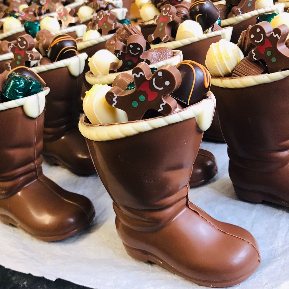 "Alexa - play All I Want For Christmas by Mariah Carey" 🎄😜🍫

chezemily.ie

#chezemily #christmasiscoming #hohoho
