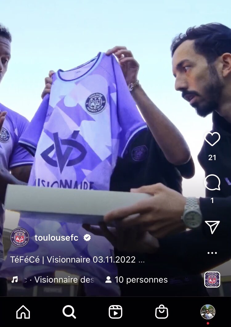 monptitef's tweet image. 🚨 Voici le nouveau maillot third du @ToulouseFC !

🧐 Une note sur /10 ?