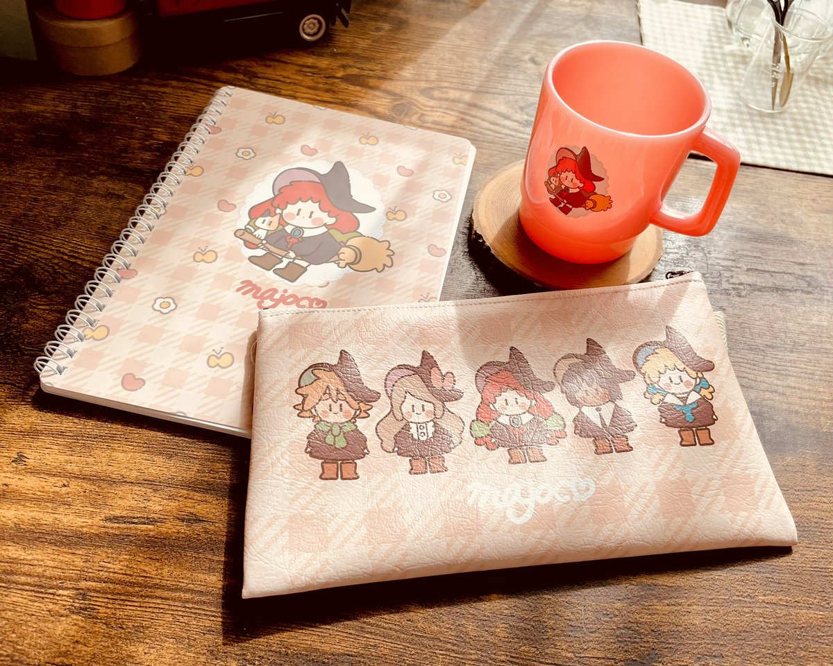 「今日からぽつぽつと宣伝していこうかなとデザフェス初参加ですイラスト本、ポストカー」|まぁ坊のイラスト