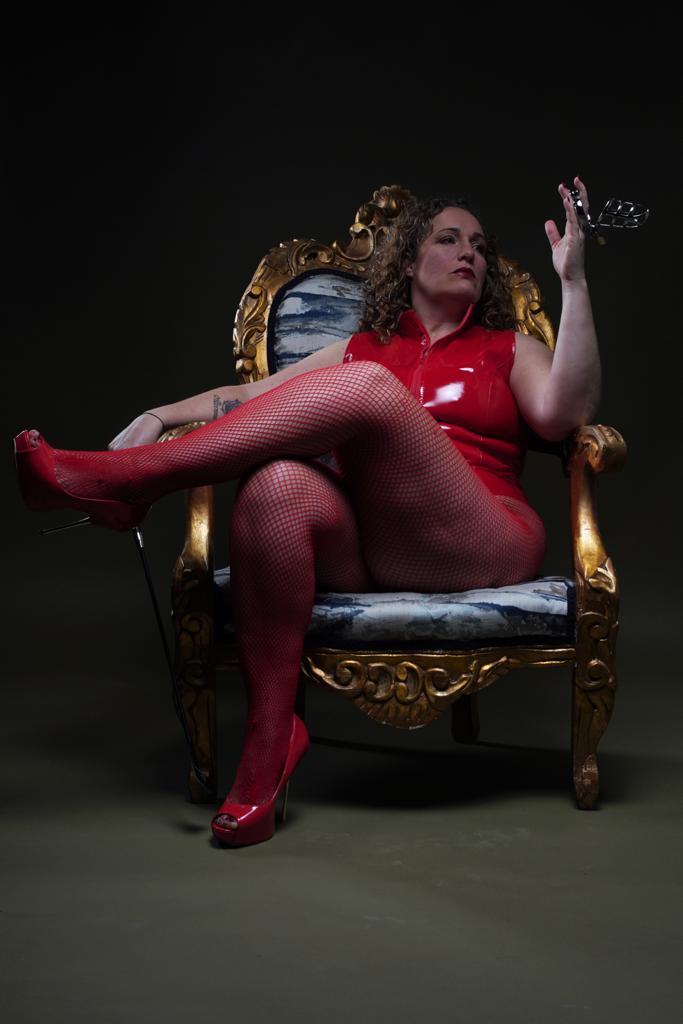 Elainasslut's tweet photo. I have to learn that nothing gets past my wonderful owner @elaina_mistress even when I think I have gotten away with somethink I find out later that it's been taken in and noted for later.i will have to just await my punishment what ever it is😱
#introuble https://t.co/Ah3c1buPYF
