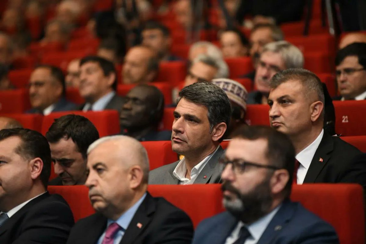 avmkocaman's tweet photo. Tarım ve Orman Bakanımız Sn. Prof. Dr.  @vahitkirisci'nin katılımlarıyla 2. Yerel Yönetimler Tarım Çalıştayı'ndayım. 

Tarım demek, hepimiz için hayat demektir. Bu nedenle böyle önemli bir çalıştaya #Kocaeli olarak ev sahipliği yapmak bizler için gurur ve mutluluk verici 👏🏻 https://t.co/twTk4Uwvbv