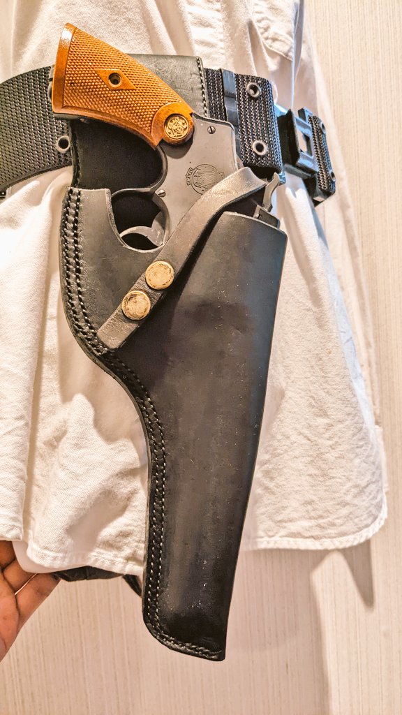 旧制服警察官用　ニューナンブ　拳銃ホルスター【激レア！放出品？】 旧制服警察官用 ニューナンブ 拳銃ホルスター【激レア！放出品？】