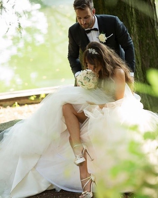 When you know you have made the right decision on your wedding day 👠 and your shoes still look like new, with our Clean Heels heel stoppers.
British made 🇬🇧
#cleanheels #heelprotectors #heelstoppers  #weddingshoes #weddingideas #highheels #stilettos #designershoes #britishmade