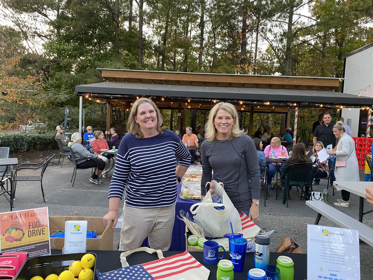 We appreciate our USTA &amp; WWTA captains!  Thanks to all who stopped by Fortnight Brewing last night.  It was great to see so many captains on a beautiful November evening!