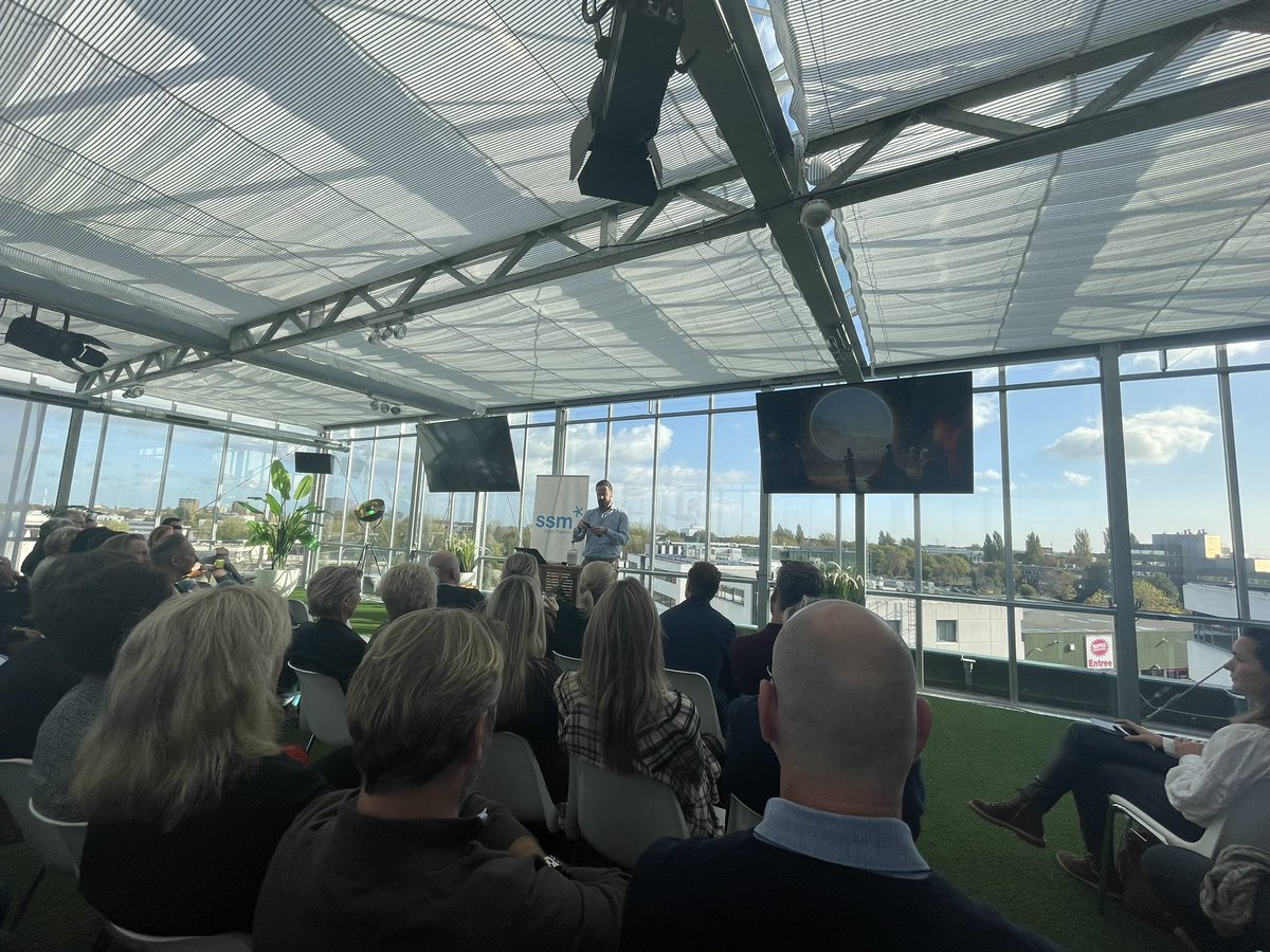 Aanwezig bij <a href="/SSMRetailPltfrm/">SSM Retail Platform</a> met inspirerend verhaal over #AI en #Retail door <a href="/jimstolze/">Jim Stolze</a>