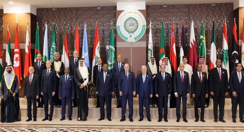 arableague_gs's tweet photo. "إنني من أشد أنصار تعريب حلول الأزمات التي تواجه دولنا،صحيح أن المشكلات معقدة وتتشابك فيها المصالح الإقليمية والدولية،لكن يبقى أننا كعرب نفهم بعضنا،ونعرف حدود مصالحنا أكثر من أي طرف خارج منظومتنا. هذه دعوة لتكثيف الانخراط العربي في تسوية الأزمات العربية."
https://t.co/hpoNHWEZxu https://t.co/DkGXVunrp9