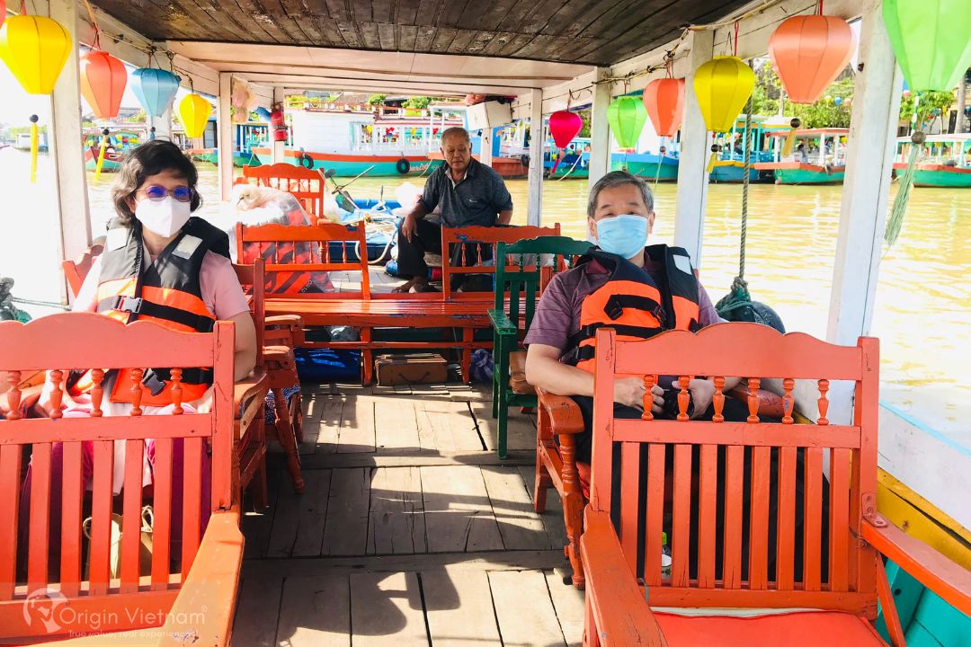 Originvietnam's tweet photo. Welcome 2 Indonesian friends explore Da Nang - Hue 4 days with #OriginTravel team
Danang Tour Package 4 days 3 nights PRIVATE TOUR
#Danang #Hue #Danangtours #Hanmarket #Chammuseum #Banahill #Goldenbridge #ThienMupagoda #DongBamarket #ImperialCity #MinhMangtomb #KhaiDinhtomb https://t.co/MKkJ4Wo2aB