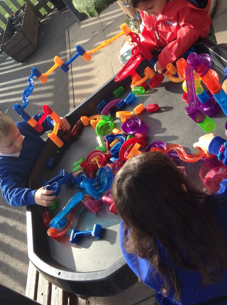 latimerprimary's tweet image. #EYFSCL #EYFSEAD We have had plenty of opportunities to work together with our friends to make up stories and share toys between us all. #EYFSPD Well done all!