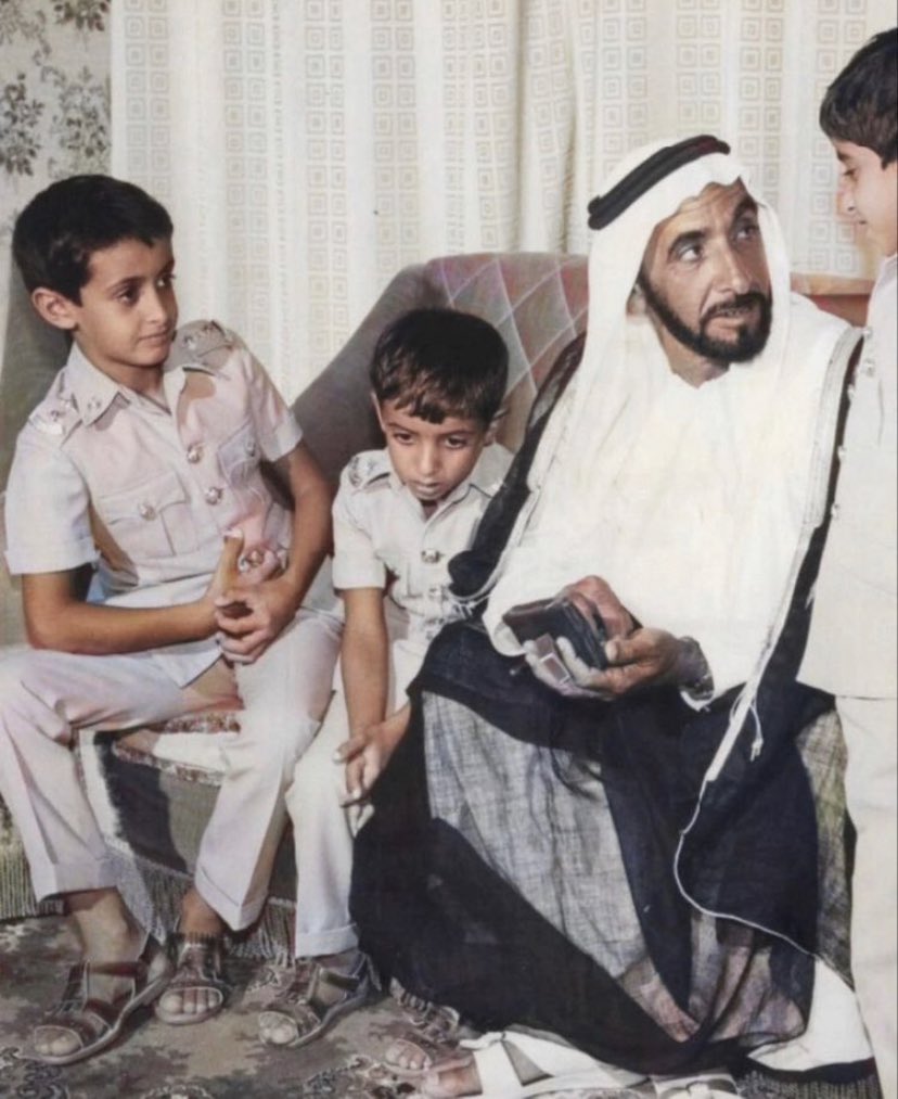 Cl660's tweet image. سقَى الله مَبسَمْ الـشّهم الـفَلاحِي
مِــن انهَار الـنّعيــِمْ الـسّرمَديَّـــــه
#ذكرى_وفاة_الشيخ_زايد