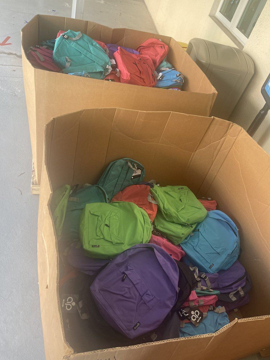 Today is a special day. Between me and 3 other LEOs, were able to help donate 137 backpacks for a local elementary school. Because we donated 137, we were able to hit the goal of 600 backpacks donated so that each child has one on them for the rest of the school year. ❤️