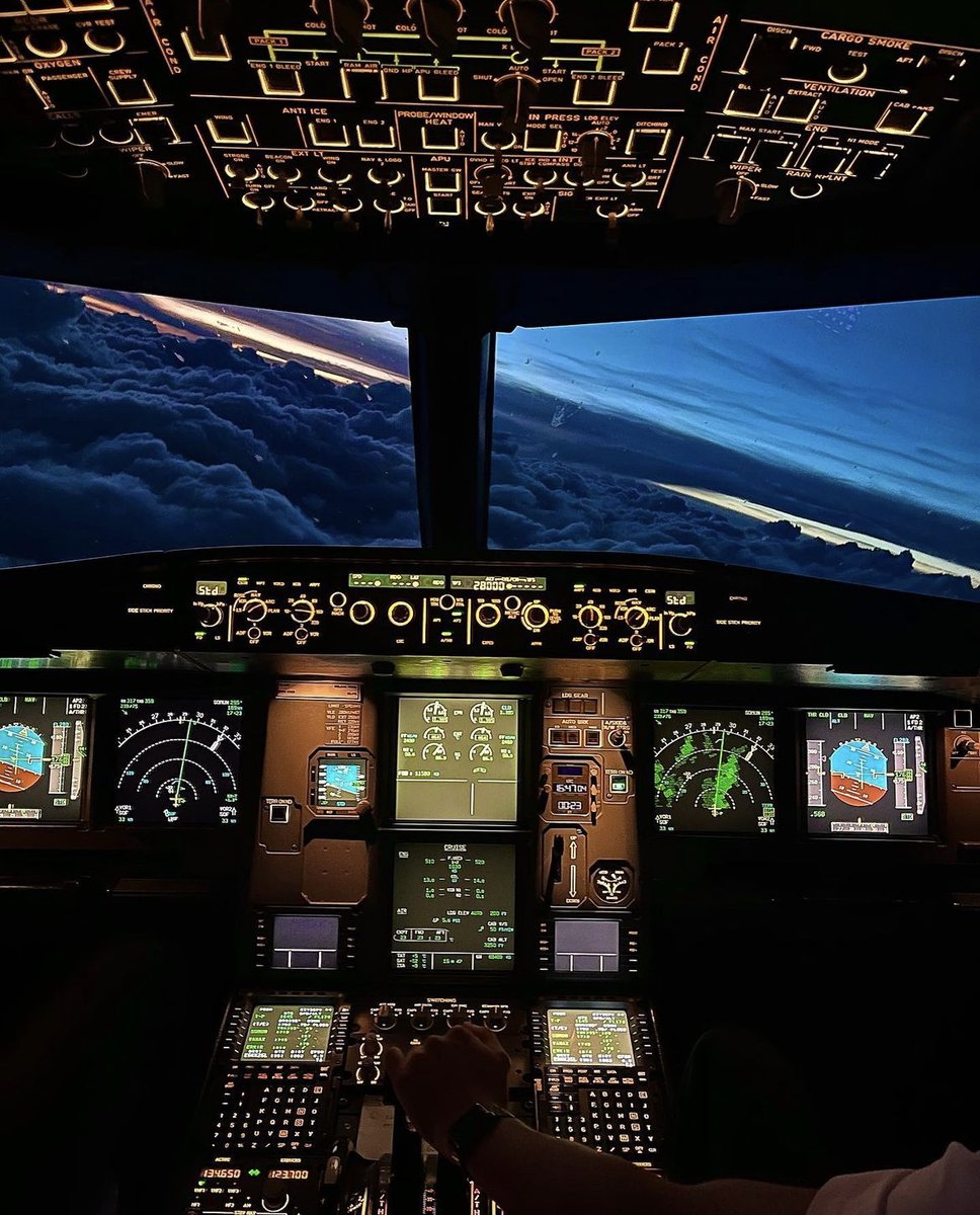 SmartLynx Airlines (@smartlynxcom) on Twitter photo Our pilots most definitely have the best views out there! 😍✈️
Become one of them and join the <a href="/SmartLynxCom/">SmartLynx Airlines</a> team!
Look for available vacancies 👉🏻smartlynx.aero/careers#depart…
Stunning photo by our pilot Matteo De Luca👨🏼✈️
#AirbusA320 Our pilots most definitely have the best views out there! 😍✈️
Become one of them and join the <a href="/SmartLynxCom/">SmartLynx Airlines</a> team!
Look for available vacancies 👉🏻smartlynx.aero/careers#depart…
Stunning photo by our pilot Matteo De Luca👨🏼✈️
#AirbusA320