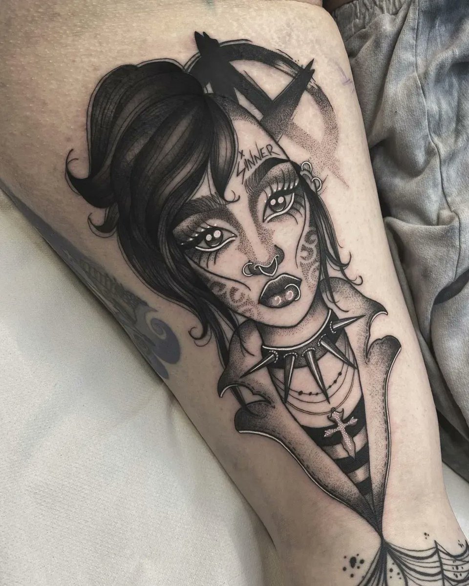 MagnumTattoo's tweet photo. Serious punk lady tattoo by Emma Beech done using #magnumtattoosupplies 🙌🏼
.
.
#blackworktattoo #blackwork #ladytattoo #tattoodesign #punktattoo #gothtattoo #emotattoo #anarchytattoo #dotworktattoo #punklady #punkladytattoo
Instagram: emmabeechtattoo 👈🏼 https://t.co/rOIaJCHVSZ