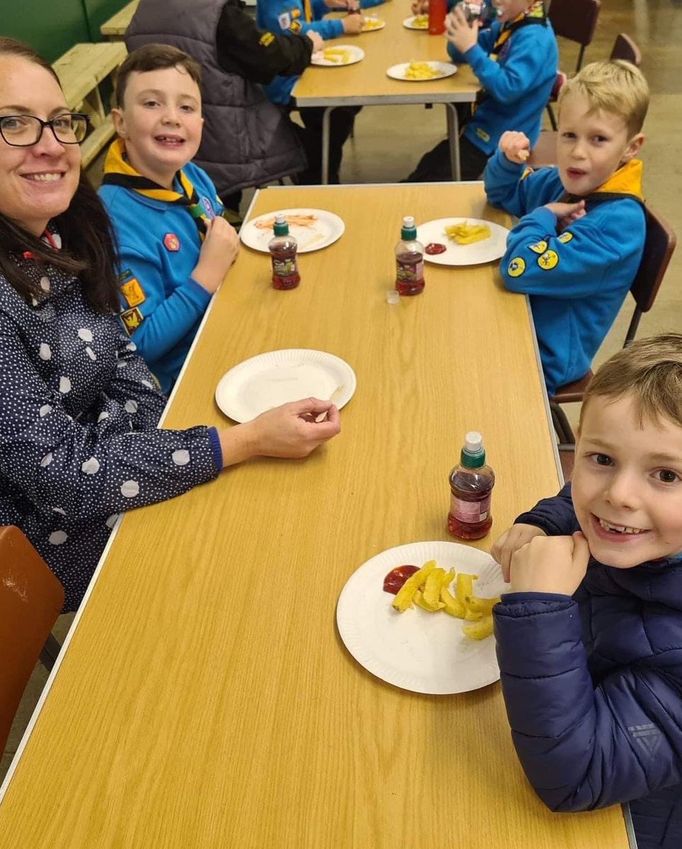 Here are Ross Park Beavers who last night, headed out for their annual sponsored chip shop walk! They also covered the green cross code. Thanks also go out to those who gave up their time to help during the walk. They couldn’t have done it without you! #scouts #ChipShopWalk