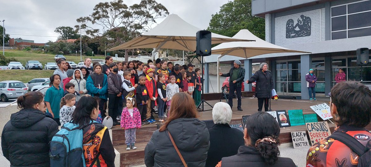 Kate Loren Derry tweet media