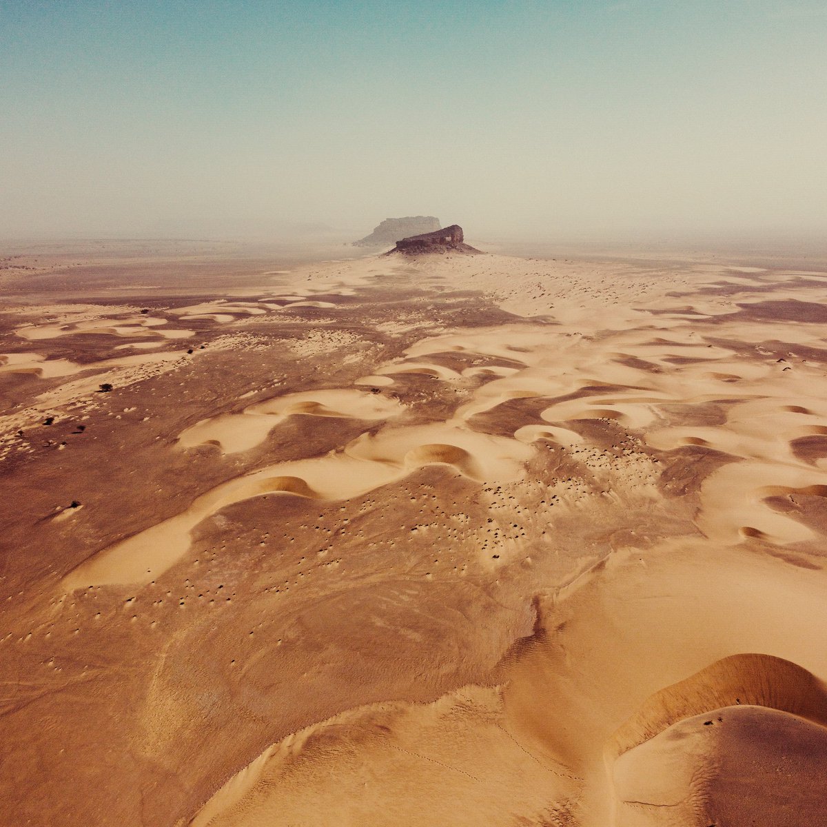 GiulioAprin's tweet photo. GM ☄️ Mars or Earth? https://t.co/wfH2gvaBDg