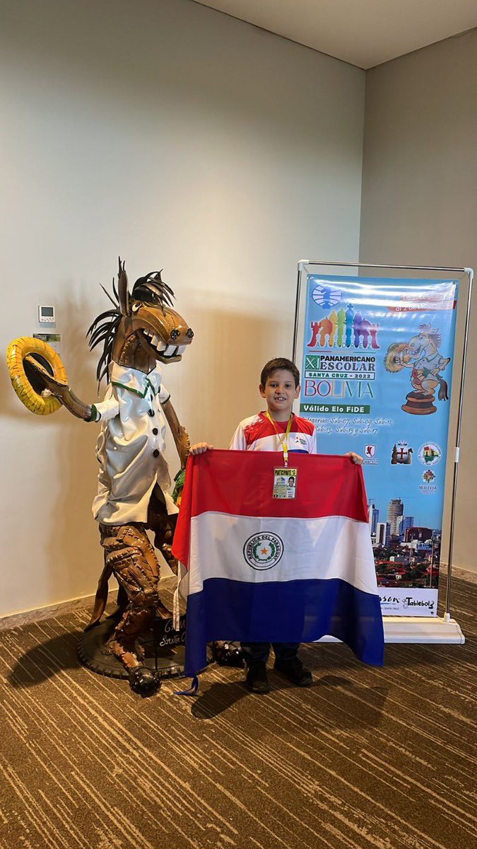 Felicitaciones a nuestros pequeños ajedrecistas ♟️🇵🇾 que arrasaron en el XI Campeonato Panamericano Escolar de Ajedrez 'Bolivia 2022', donde Enzo Viñales se consagró campeón invicto🥇 en la Cat. U09 Absoluto y Marcos Miranda conquistó el tercer puesto🥉 en la Cat. U13 Absoluto.