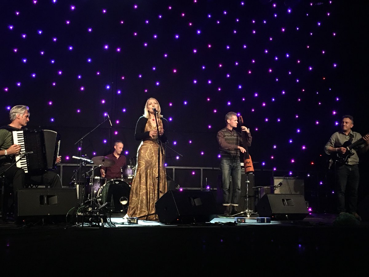 First ever performance of Kosmostan from Zulya and band. The piece follows the legend of Tataeli, the daughter of Aelita, queen of Mars, taking listeners on an otherworldly journey from the Tatar villages, through 70-s Tatar pop into deep Tatar space  - mailchi.mp/fbf02a610631/z…