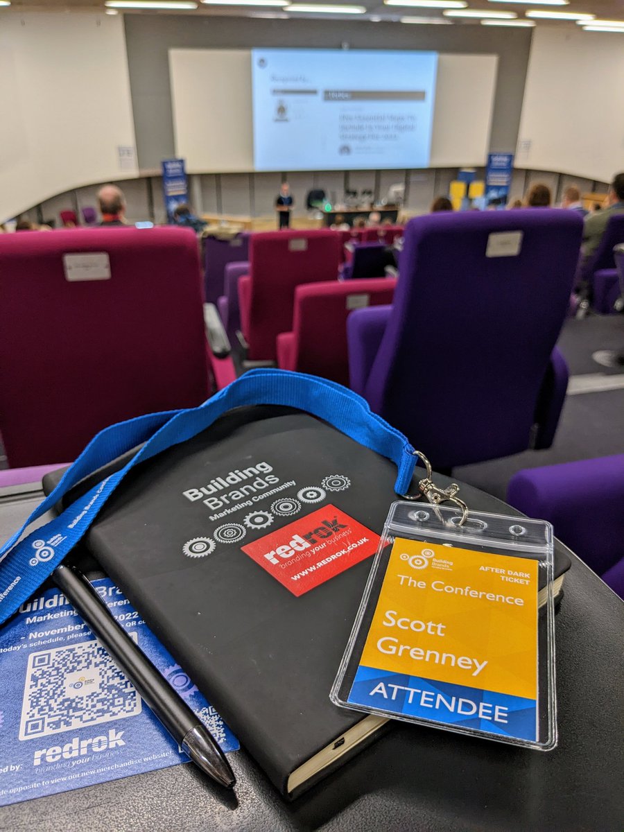 Attending #BuildingBrands UK marketing conference today within University of Exeter. Quick photo as we're bumping into &amp; catching up with multiple fellow marketing people (strong turn out from Plymouth 😀) &amp; a packed lineup of workshops to attend throughout the day.

#bbnov22