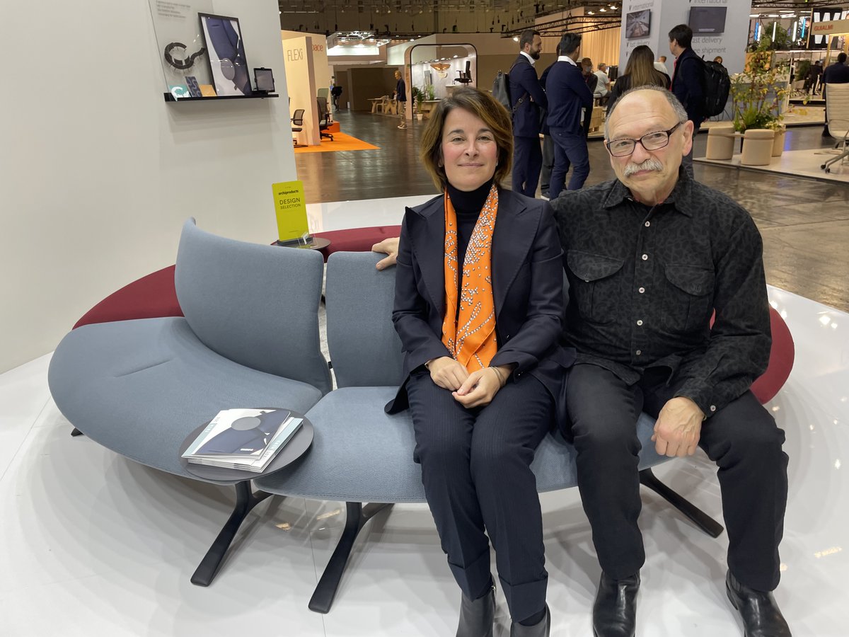 Thanks to all visitors joined to experience #mewa #vaghi <a href="/ORGATEC/">ORGATEC</a>. Special thanks to #AxelEnthoven <a href="/MyYellowWindow/">Yellow Window Design</a>, and #BorisBerlin for having joined <a href="/SatyenPakhale/">Satyendra Pakhalé</a>, showing how it is not just for sitting! 
One module - endless possibilities
#CCVIIcompassodoro <a href="/archiproducts/">Archiproducts</a>