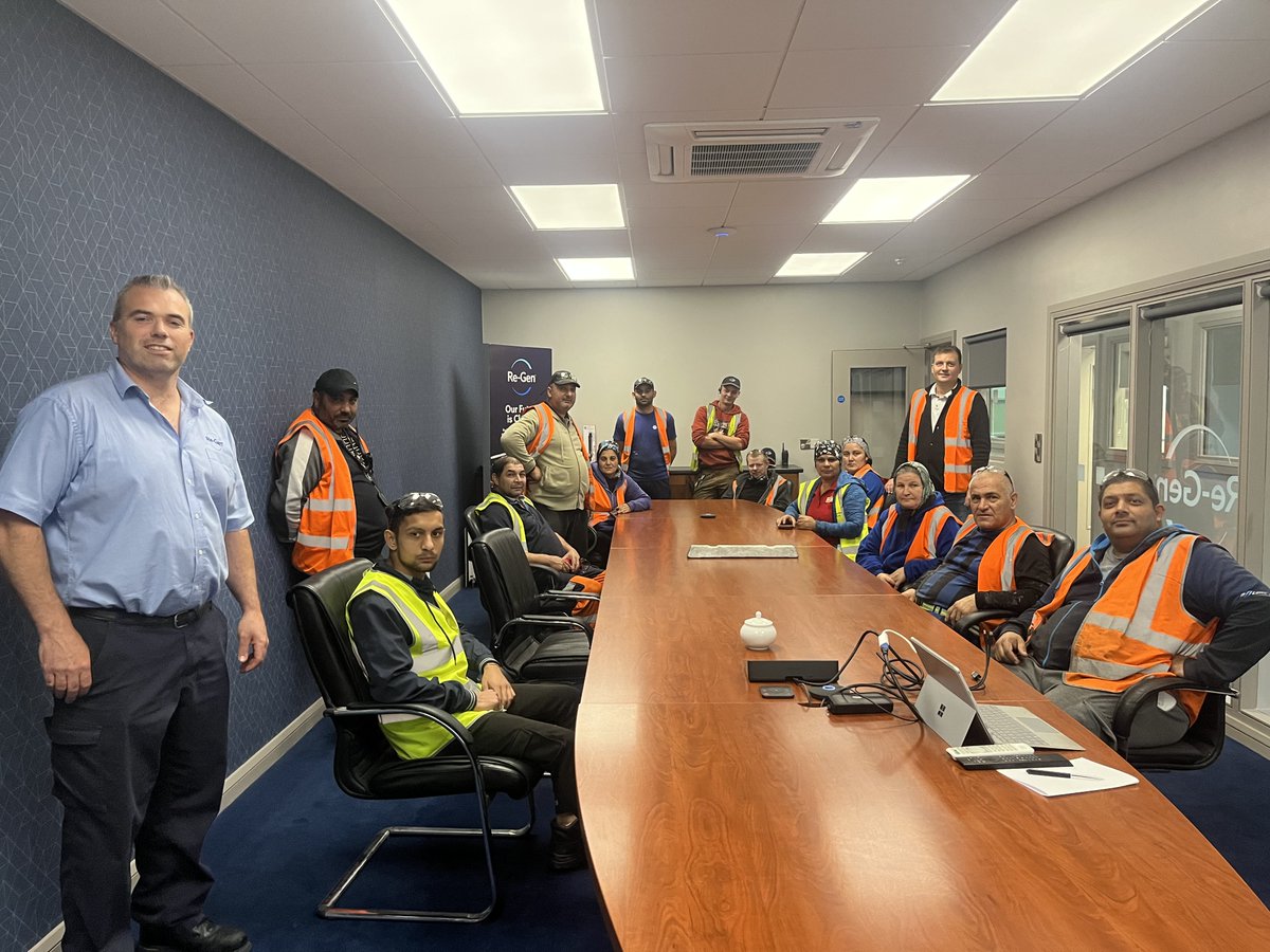 Regen_ltd's tweet photo. Staff presentation🦺
Our MD has hosted a third briefing for staff on our plans for solid recovered fuel, refuse derived fuel, recycling, and growing the company.
#recycle #wastemanagement #innovation #mixeddryrecycling #wastetoenergy #solidrecoveredfuel #refusederivedfuel https://t.co/reUC53QvDi