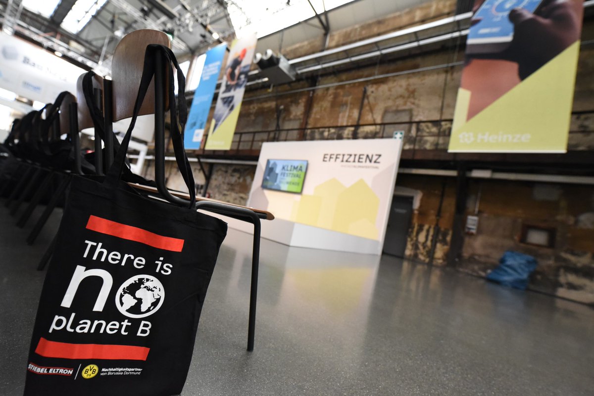 Stiebel Eltron Presse (@stiebelpr) on Twitter photo #Klimafestival von Heinze in Düsseldorf: Wir präsentieren die Lösungen für die #Wärmewende. Das Interesse an der #Wärmepumpe ist groß - die Vorträge sind gut gefüllt. Noch bis Freitag sind wir hier! Übrigens: Am Freitag bringen wir auch den <a href="/BVB/">Borussia Dortmund</a> mit ;)
klimafestival.heinze.de #Klimafestival von Heinze in Düsseldorf: Wir präsentieren die Lösungen für die #Wärmewende. Das Interesse an der #Wärmepumpe ist groß - die Vorträge sind gut gefüllt. Noch bis Freitag sind wir hier! Übrigens: Am Freitag bringen wir auch den <a href="/BVB/">Borussia Dortmund</a> mit ;)
klimafestival.heinze.de