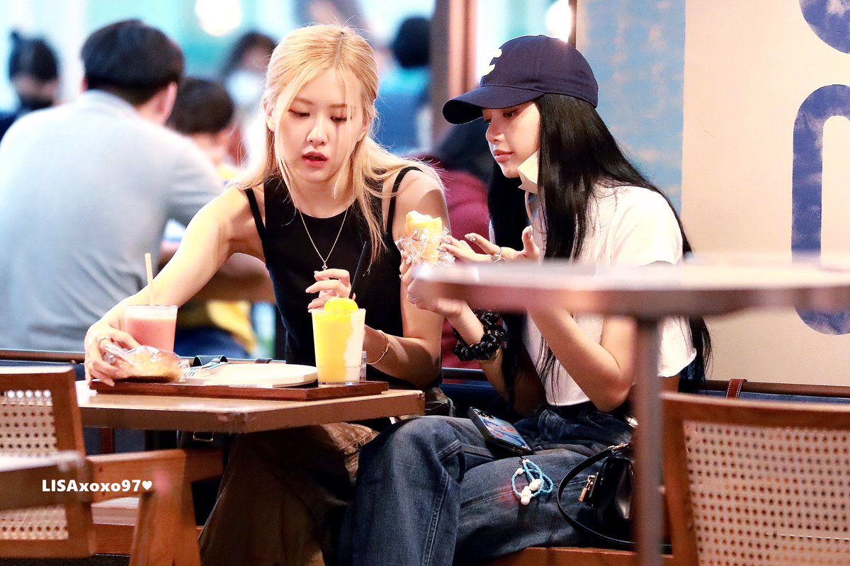 U GUYS WE FINALLY GOT THE HD VERSION OF THIS CHAELISA 😭😭😭😭