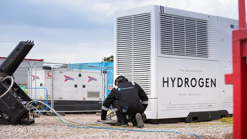 <a href="/LancashireCC/">Lancashire County Council</a>’s delivery partner <a href="/CostainGroup/">Costain Group</a> and #hydrogen industry start-up, <a href="/hydrologiq/">Hydrologiq</a> have successfully trialled the use of a hydrogen-powered fuel cell generator at the Preston Western Distributor Road project’s M55 compound ➡️ buff.ly/3DiD4EK
#HydrogenFuel