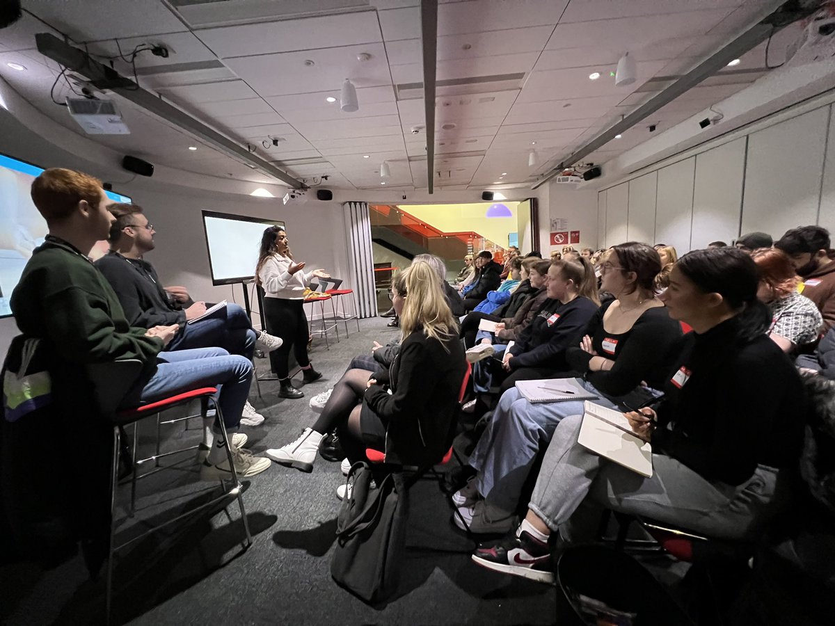 UOS_BATARP's tweet photo. And we’re off!… Great turn out for the first @SalfordUni TV and Radio networking session kindly put on by @BBCMorningLive. All about being a #tvrunner and getting into #tvproduction. TONNES of tips and knowledge from a brilliant homegrown @MediaCityUK @BBC show. https://t.co/vN7XYxpP55