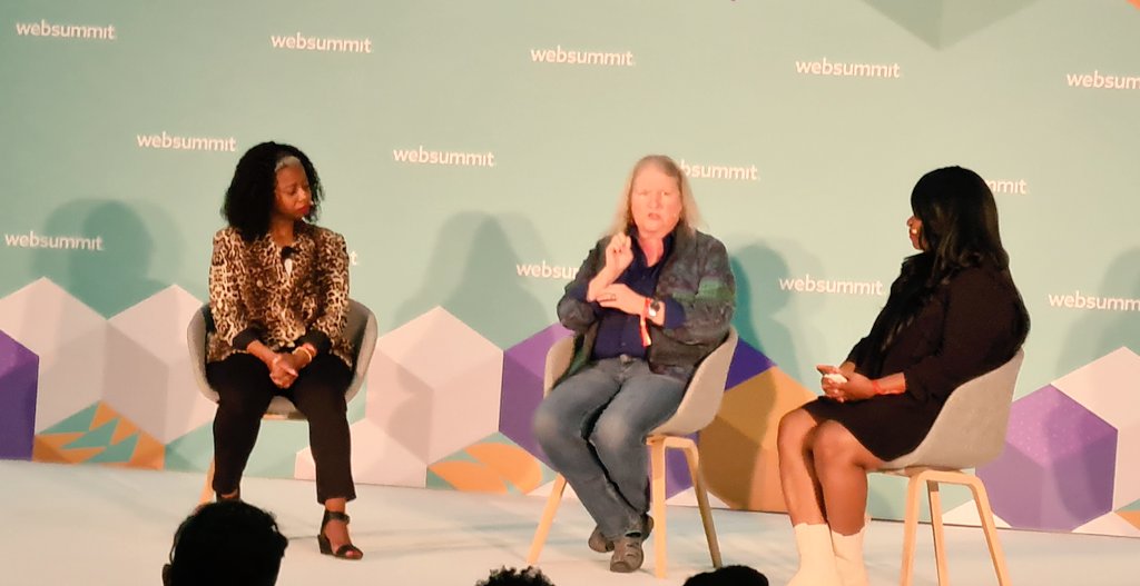 anarduz's tweet photo. @rebeccaparsons shares her experience @WebSummit about introducing hierarchy into a flat organization like  Thoughtworks: as long as you keep open all communication flows, hierarchy is not a problem.
#WebSummit2022 #organization #communication #hierarchy https://t.co/ExIKWnvrRi