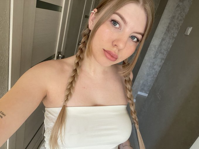 I am online 🎉 https://t.co/PHwIjCbLRK<a href="/tag/%D0%BD%D0%BE%D0%B2%D1%8B%D0%B9%D0%B0%D0%B2%D0%B0%D1%82%D0%B0%D1%80"class="tags"><span>#новыйаватар</span></a>