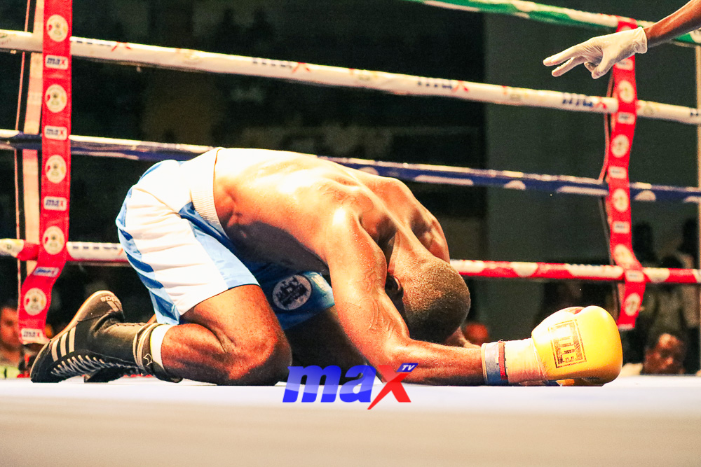 maxtvgh's tweet photo. #MaxSports |

The KOs part 1😅 #FIGHTNIGHT16 

#MaxTV #MaxFM #MaxOnline #Boxing #BoxingNews #GhanaBoxing #DeluxyProfessionalBoxingLeague https://t.co/DE1FHpPbpy