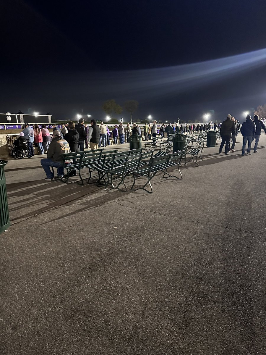 Director_Roxy's tweet photo. Back for day ✌🏽of Roxy @BreedersCup! Definitely a way busier morning than yesterday. Can’t wait to see some of the horsemen and horsewomen that I absolutely adore today. #roxyontheroad #keeneland #lovesomehorseracing https://t.co/jPBrwwTmtk
