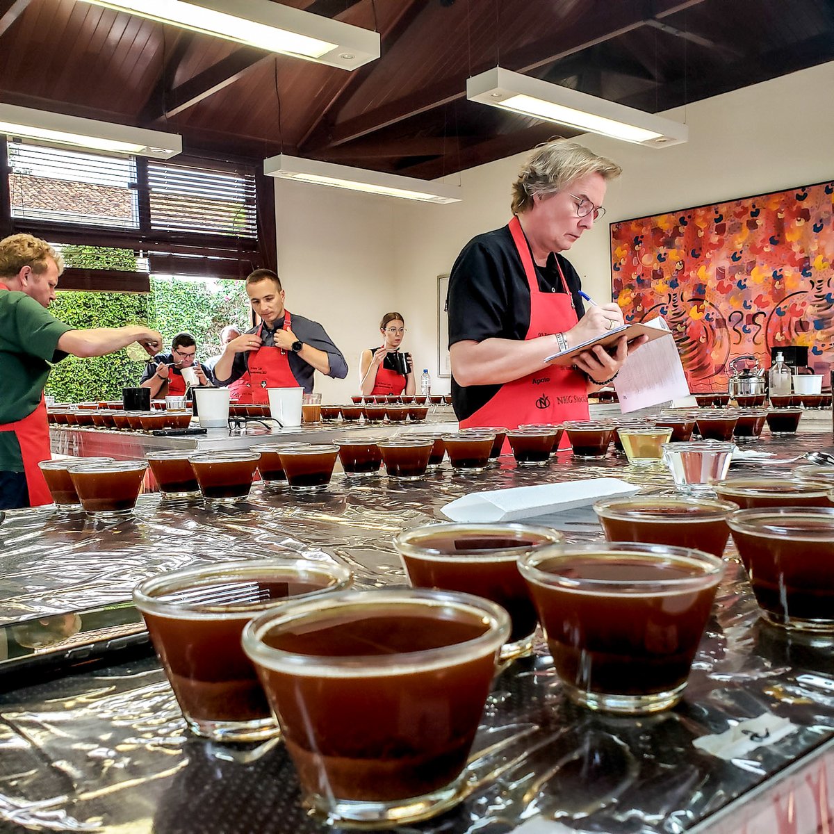 Farmers in #Brazil are recognized for improving their livelihoods and growing #specialtycoffee! ☕ For the 9th year, HRNS Brazil holds the "Força Café" #competition together with NKG Stockler and Fazenda da Lagoa.🏅10 jury members #cup 66 finalist #coffee lots!