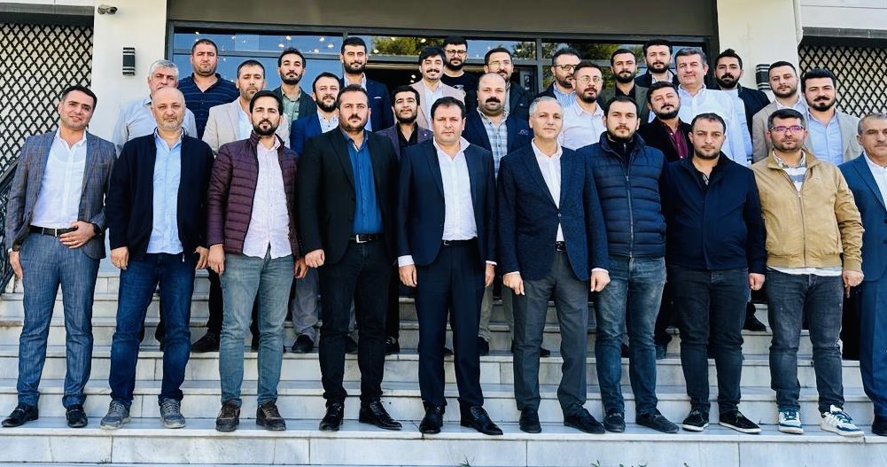 #KENTAKLI olarak Desteklediğimiz ve ŞUTSO’ya taşıdığımız 8.meslek komitesi üyesi arkadaşlarımız inisiyatifimizin almış olduğu ortak kararla “Değişim”den yana kararını verdiler.Desteğimizi belirtiyor, başarılar diliyoruz. 
#TeknikDeğişimGrubu
<a href="/serhatkrd/">Serhat KARADAĞ</a> 
@mehmetyetim33