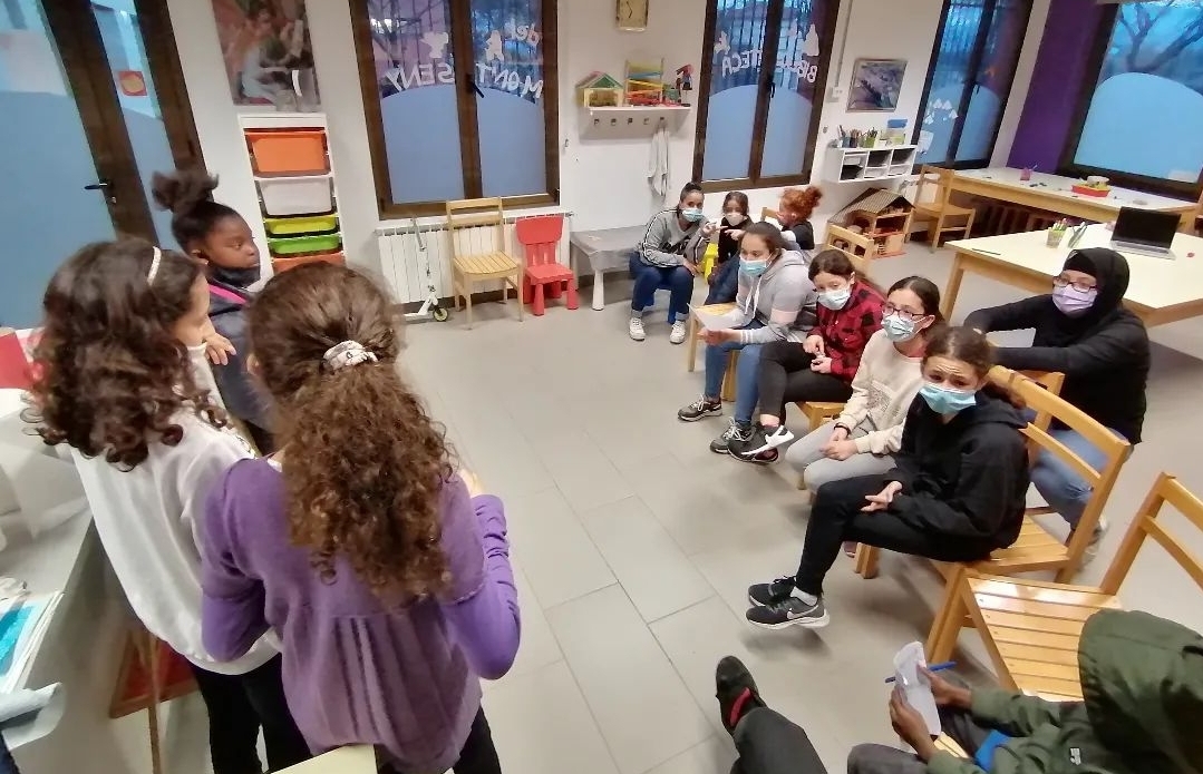 FundacioImpulsa's tweet photo. ❣️En el marc dels #ProgramesImpulsa i com a part indispensable del creixement personal, els #Impulsers s’impliquen fent 25h de #voluntariat a l'any en entitats del #territori

👐La Rania ja ha acabat el seu a la #BibliotecaMontseny, on ha pogut crear una xarxa de relacions https://t.co/MMs82DyV67