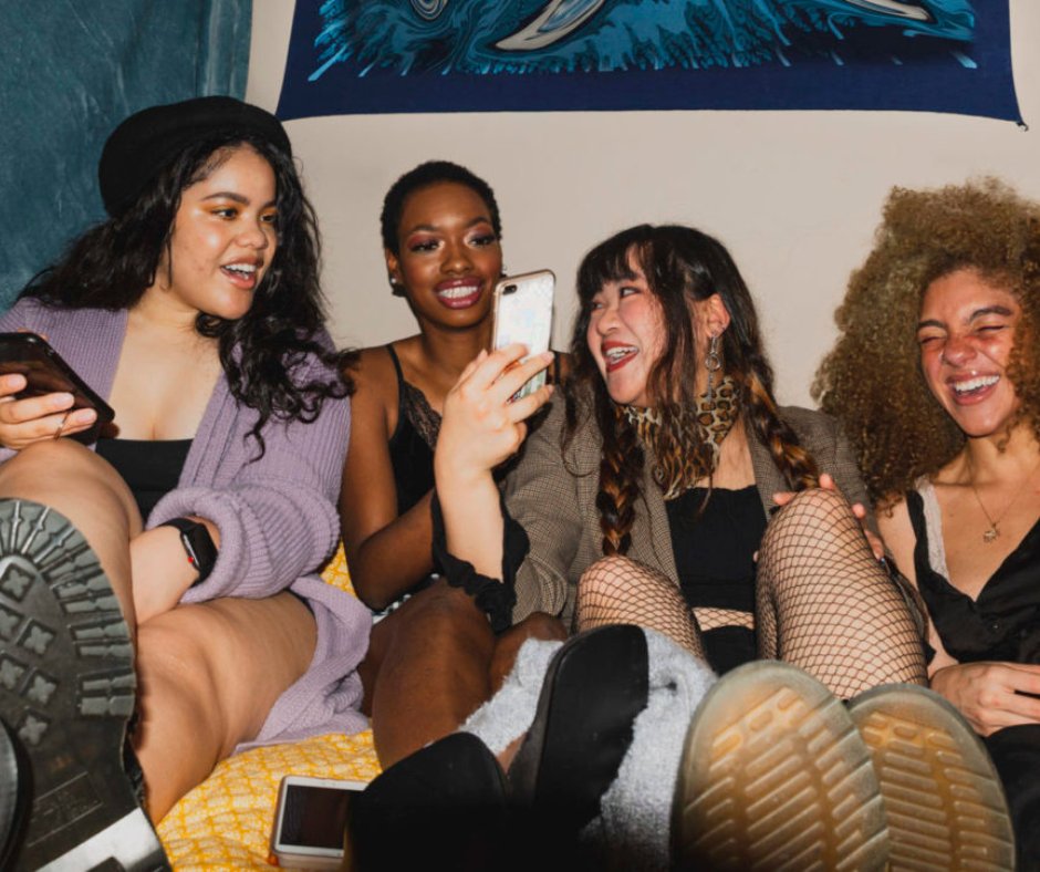 reebelo_us's tweet photo. Get more fun nights and core memories with your 💸 by saving up to 40% on refurbished tech. 

#nightsout #friends #selfie #reebelo #refurbishediphone #refurbishedtech #grouppic #goingout #strangerthings #highschool #college #friendgroup #gaming #beauty #phone #iphone https://t.co/IsIAAXFKNK